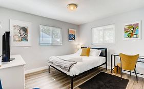 Smart Eclectic Art House Near Uc Davis Med Center